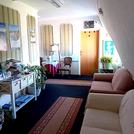 Velicky Zamocek Готель 2*