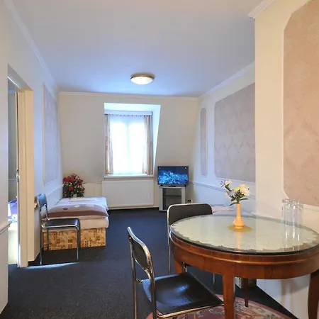 Hotel Velicky Zamocek 2*
