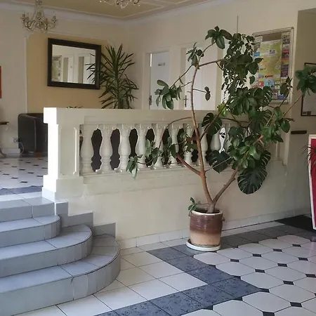 Simple Velicky Zamocek Hotel Poprad